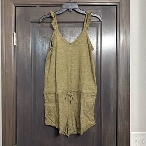 Chaser NWT Olive Romper Size Medium‎